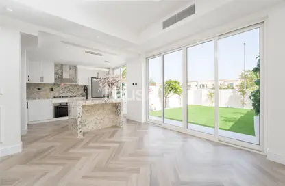 Villa - 2 Bedrooms - 3 Bathrooms for sale in Springs 10 - The Springs - Dubai