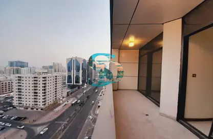 Balcony image for: Apartment - 3 Bedrooms - 4 Bathrooms for rent in Hamdan Street - Abu Dhabi, Image 1