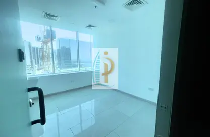 مكتب - استوديو - 2 حمامات للايجار في كابيتال جولدن تاور - الخليج التجاري - دبي