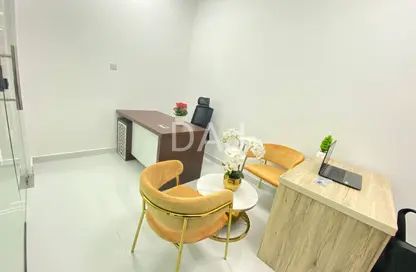 Office Space - Studio - 1 Bathroom for rent in Red Avenue - Al Garhoud - Dubai