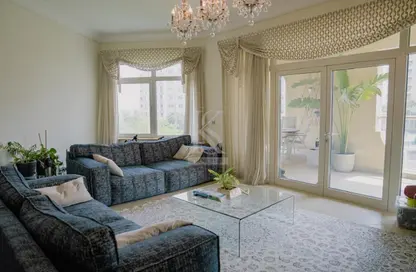Apartment - 3 Bedrooms - 3 Bathrooms for sale in Al Tamr - Shoreline Apartments - Palm Jumeirah - Dubai