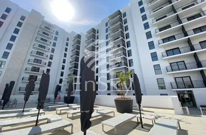 Outdoor Building image for: Apartment - 2 Bedrooms - 2 Bathrooms for sale in Waters Edge - Yas Island - Abu Dhabi, Image 1