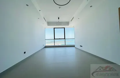 شقة - غرفة نوم - 2 حمامات للبيع في برج لا بلاج - الممزر - الشارقة - الشارقة
