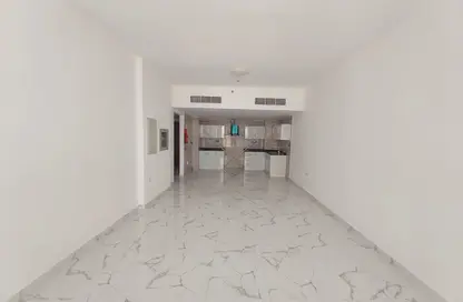 شقة - غرفة نوم - 2 حمامات للايجار في بناية الأمير - ارجان - دبي شقة - غرفة نوم - 2 حمامات للايجار في بناية الأمير - ارجان - دبي