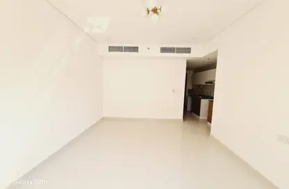 شقة - 1 حمام للايجار في الزاهية - تجارية مويلح - الشارقة