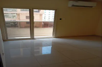 شقة - 2 غرف نوم - 2 حمامات للايجار في المجرة - الشرق - الشارقة