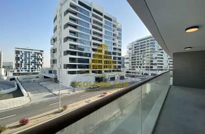 Balcony image for: Apartment - 2 Bedrooms - 4 Bathrooms for rent in Al Dana - Al Raha Beach - Abu Dhabi, Image 1
