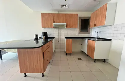 Apartment - 1 Bedroom - 1 Bathroom for rent in Al Fardan Centre - Al Majaz 3 - Al Majaz - Sharjah