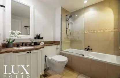 Apartment - 2 Bedrooms - 1 Bathroom for sale in Zanzebeel 2 - Zanzebeel - Old Town - Dubai