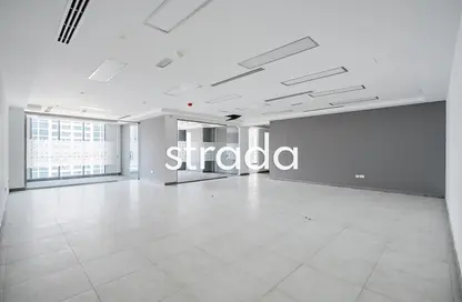 Office Space - Studio - 1 Bathroom for rent in Marina Plaza - Dubai Marina - Dubai