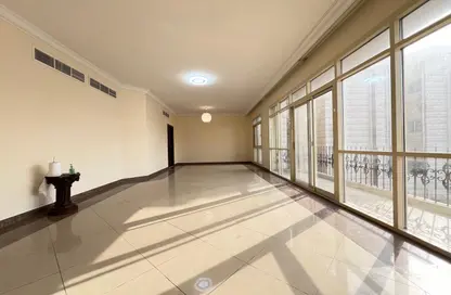 Apartment - 3 Bedrooms - 4 Bathrooms for rent in Al Saada Street - Al Mushrif - Abu Dhabi