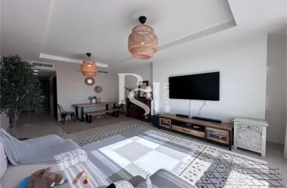 Living Room image for: Apartment - 1 Bedroom - 2 Bathrooms for sale in Sun Tower - Shams Abu Dhabi - Al Reem Island - Abu Dhabi, Image 1