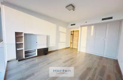 Apartment - 1 Bedroom - 1 Bathroom for rent in BLOOM TOWERS A - Bloom Towers - Jumeirah Village Circle - Dubai