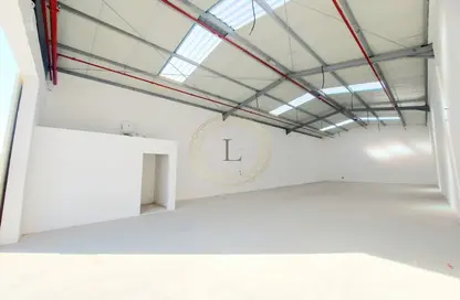 Warehouse - Studio - 1 Bathroom for rent in Wadi AL AIN 1 - Al Noud - Al Ain