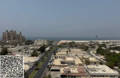 شقة - 3 غرف نوم - 4 حمامات للايجار في مساكن كورنيش عجمان - طريق كورنيش عجمان - عجمان
