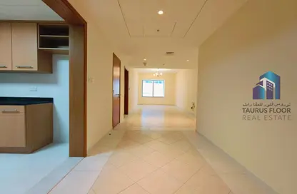 شقة - 2 غرف نوم - 3 حمامات للايجار في برج توينتي فرست سينشري - شارع الشيخ زايد - دبي