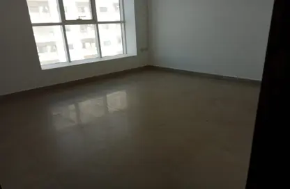 Apartment - 2 Bedrooms - 2 Bathrooms for rent in Al Wahda Building - Al Majaz 2 - Al Majaz - Sharjah