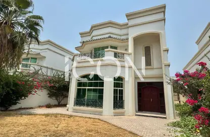 Villa - 5 Bedrooms - 6 Bathrooms for rent in Jumeirah 1 - Jumeirah - Dubai