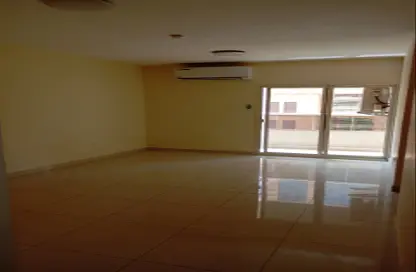 شقة - 2 غرف نوم - 2 حمامات للايجار في المجرة - الشرق - الشارقة