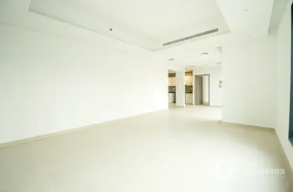 Empty Room image for: Apartment - 1 Bedroom - 1 Bathroom for rent in Forum Residences - Majan - Dubai, Image 1