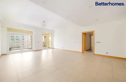 Apartment - 2 Bedrooms - 2 Bathrooms for rent in Jash Hamad - Shoreline Apartments - Palm Jumeirah - Dubai