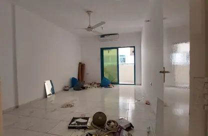 Apartment - 2 Bedrooms - 2 Bathrooms for rent in Qasimia 10 building - Al Mahatta - Al Qasimia - Sharjah