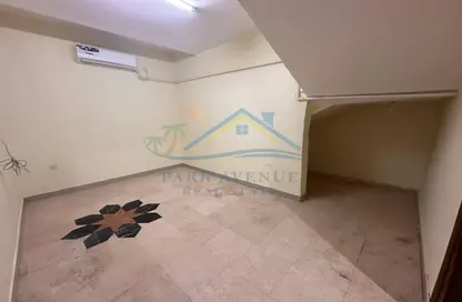 Apartment - 1 Bathroom for rent in Al Falah Street - City Downtown - Abu Dhabi