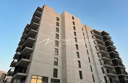 Apartment - 2 Bedrooms - 2 Bathrooms for sale in Waters Edge - Yas Island - Abu Dhabi