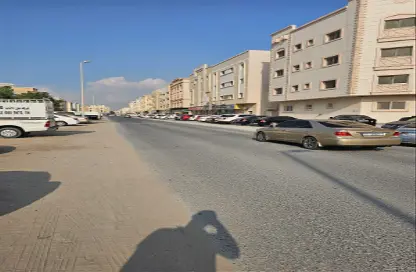 عمارة بالكامل - استوديو للبيع في مويلح - الشارقة