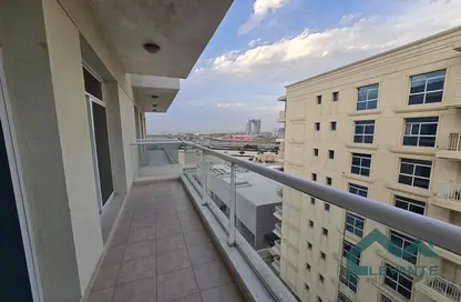 Apartment - 1 Bedroom - 2 Bathrooms for rent in Mazaya 8 - Queue Point - Dubai Land - Dubai