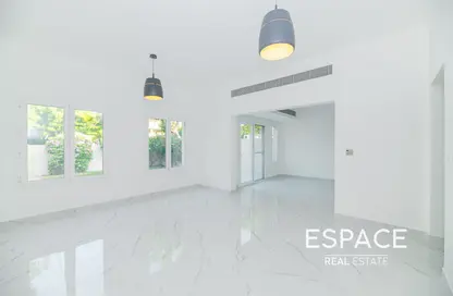 Villa - 3 Bedrooms - 3 Bathrooms for rent in Maeen 4 - Maeen - The Lakes - Dubai