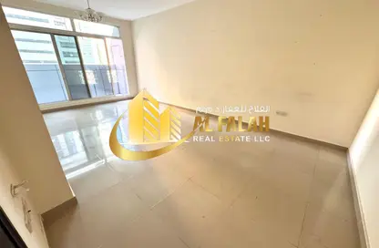 شقة - 2 غرف نوم - 3 حمامات للايجار في شارع التعاون الجديد - التعاون - الشارقة