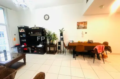 Apartment - 3 Bedrooms - 3 Bathrooms for sale in Glitz 3A - Glitz 3 - Glitz - Dubai Studio City - Dubai