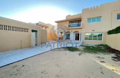 Villa - 3 Bedrooms - 3 Bathrooms for rent in Umm Suqeim 2 - Umm Suqeim - Dubai