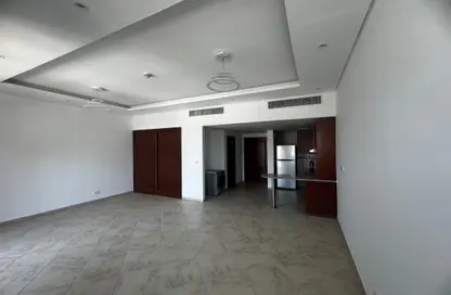 Apartment - 1 Bathroom for rent in Weston Court 2 - Weston Court - Motor City - Dubai