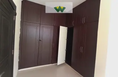 صورة لـ غرفة- غرفة النوم شقة - 1 حمام للايجار في مدينة محمد بن زايد - أبوظبي ، صورة رقم 1