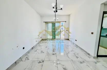 Apartment - 1 Bedroom - 2 Bathrooms for rent in Jumeirah Garden City - Al Satwa - Dubai