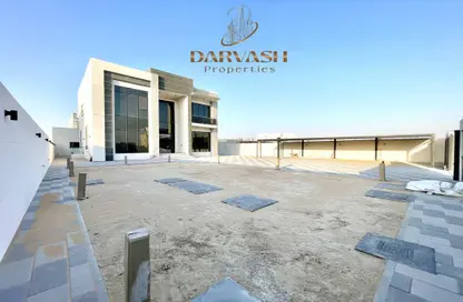 Villa - 5 Bedrooms - 5 Bathrooms for rent in Al Aweer 1 - Al Aweer - Dubai