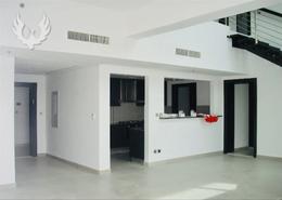 دوبلكس - 3 غرف نوم - 4 حمامات للكراء في قسم إي - تلال الجميرا - دبي