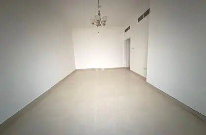 شقة - 2 غرف نوم - 2 حمامات للايجار في المجاز 2 - المجاز - الشارقة