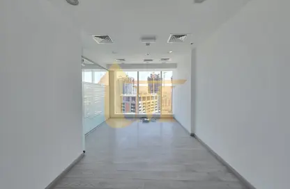 Office Space - Studio - 1 Bathroom for rent in The Burlington - Business Bay - Dubai