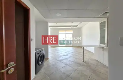 Apartment - Studio - 1 Bathroom for rent in Weston Court 1 - Weston Court - Motor City - Dubai