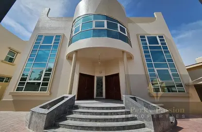 فيلا - 5 غرف نوم - 7 حمامات للايجار في الجميرا - دبي