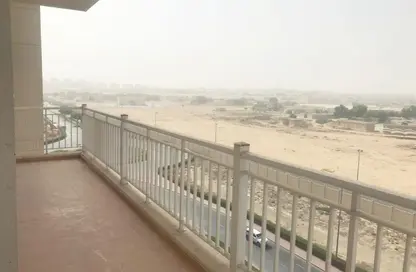 Apartment - 2 Bedrooms - 2 Bathrooms for rent in Mazaya 1 - Queue Point - Dubai Land - Dubai