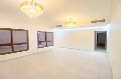 Villa - 5 Bedrooms for rent in Madinat Al Riyad - Abu Dhabi