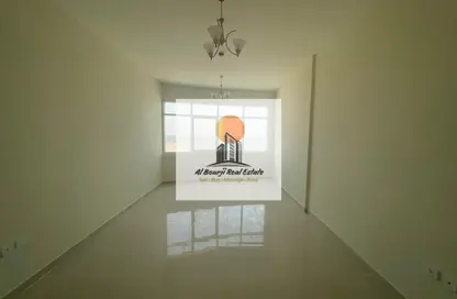 شقة - 2 غرف نوم - 2 حمامات للايجار في برج بحيرة الإمارات 1 - أبراج بحيرة الإمارات - مدينة الإمارات - عجمان