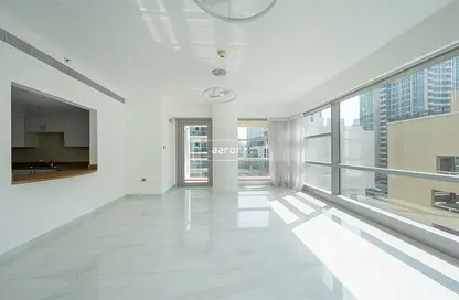 Apartment - 3 Bedrooms - 5 Bathrooms for rent in La Riviera - Dubai Marina - Dubai