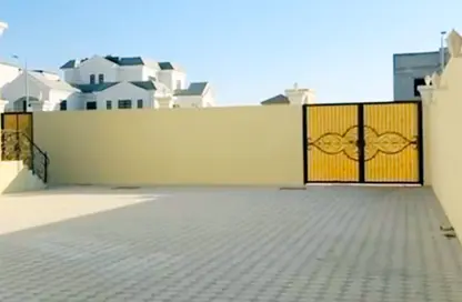 Villa - 5 Bedrooms - 6 Bathrooms for rent in Madinat Al Riyad - Abu Dhabi