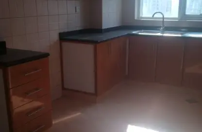 Apartment - 1 Bedroom - 2 Bathrooms for rent in Palm Tower 1 - Palm Towers - Al Majaz - Sharjah