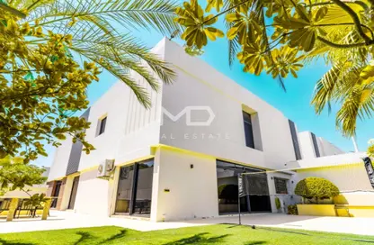 Villa - 5 Bedrooms - 7 Bathrooms for sale in West Yas - Yas Island - Abu Dhabi